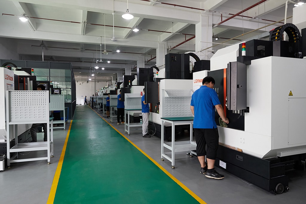 3 axis,4 axis, and 5 axis CNC Machining workshop of Screw Machine Parts 
