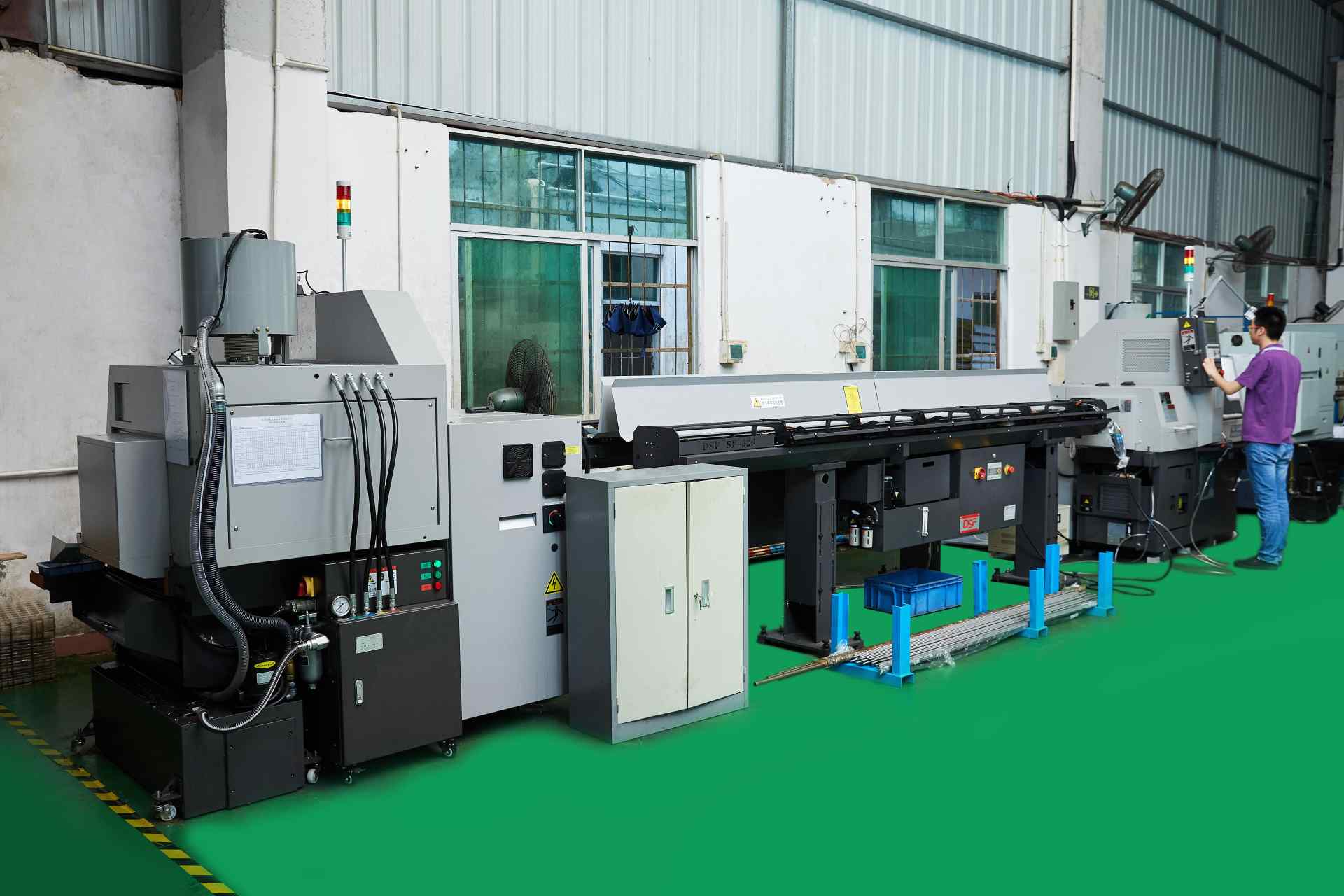 Precision CNC Tunring Center Workshop of Screw Machine Parts